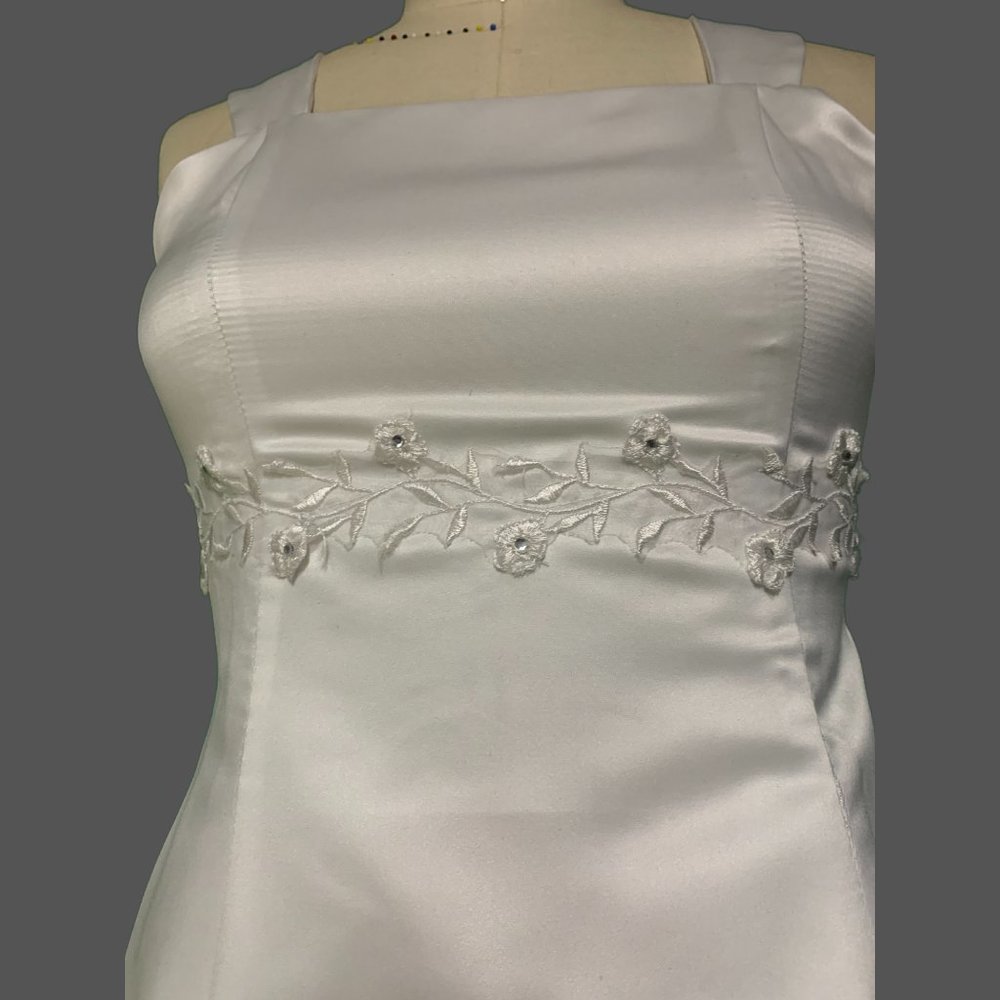 BEAD EMBROIDERED WHT SATIN A-LINE DRESS & MATCHING SHRT-SLEEVED CROP JACKET SZ 8